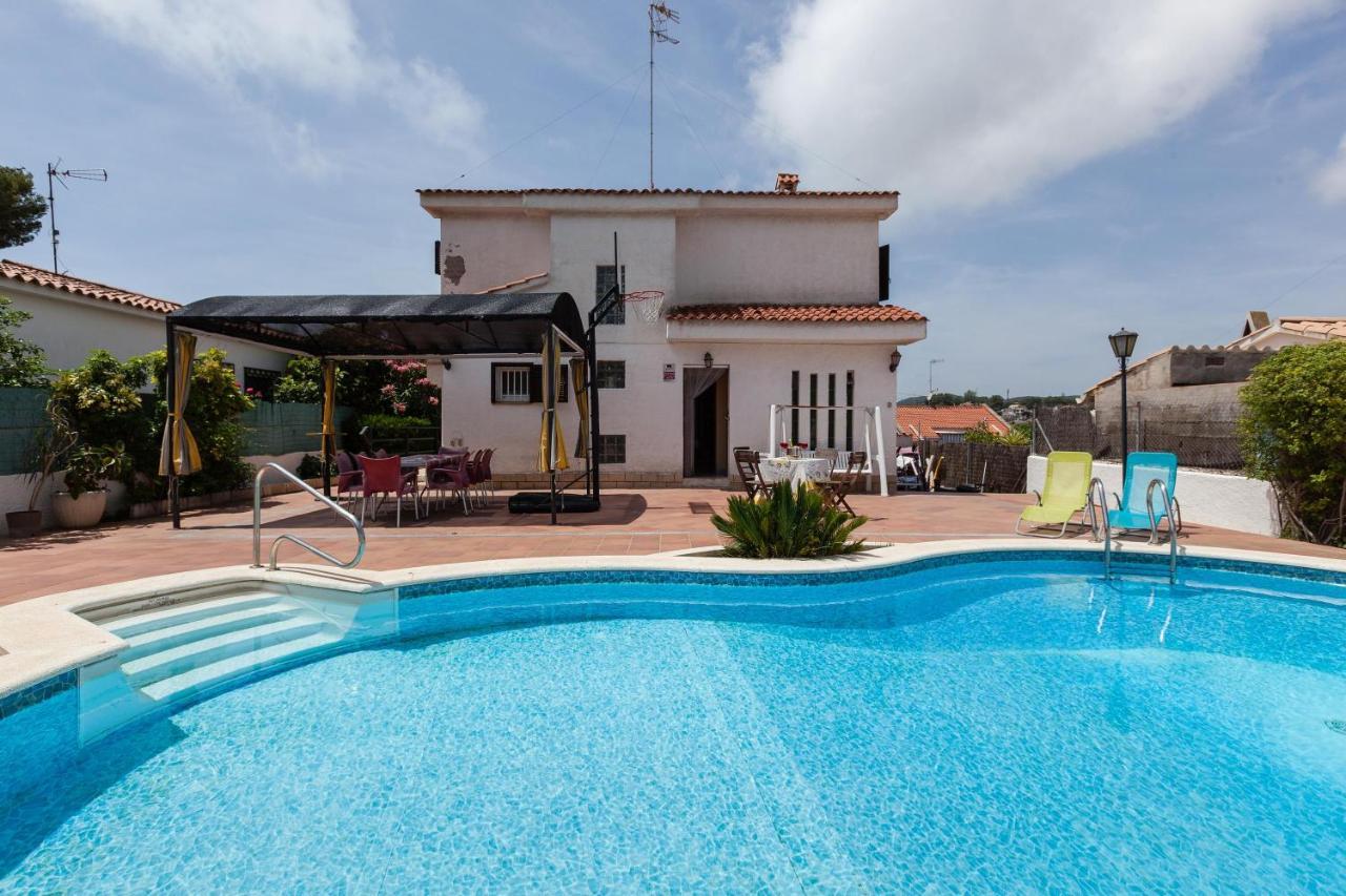 Villa Lilia Vilanova i la Geltrú Esterno foto