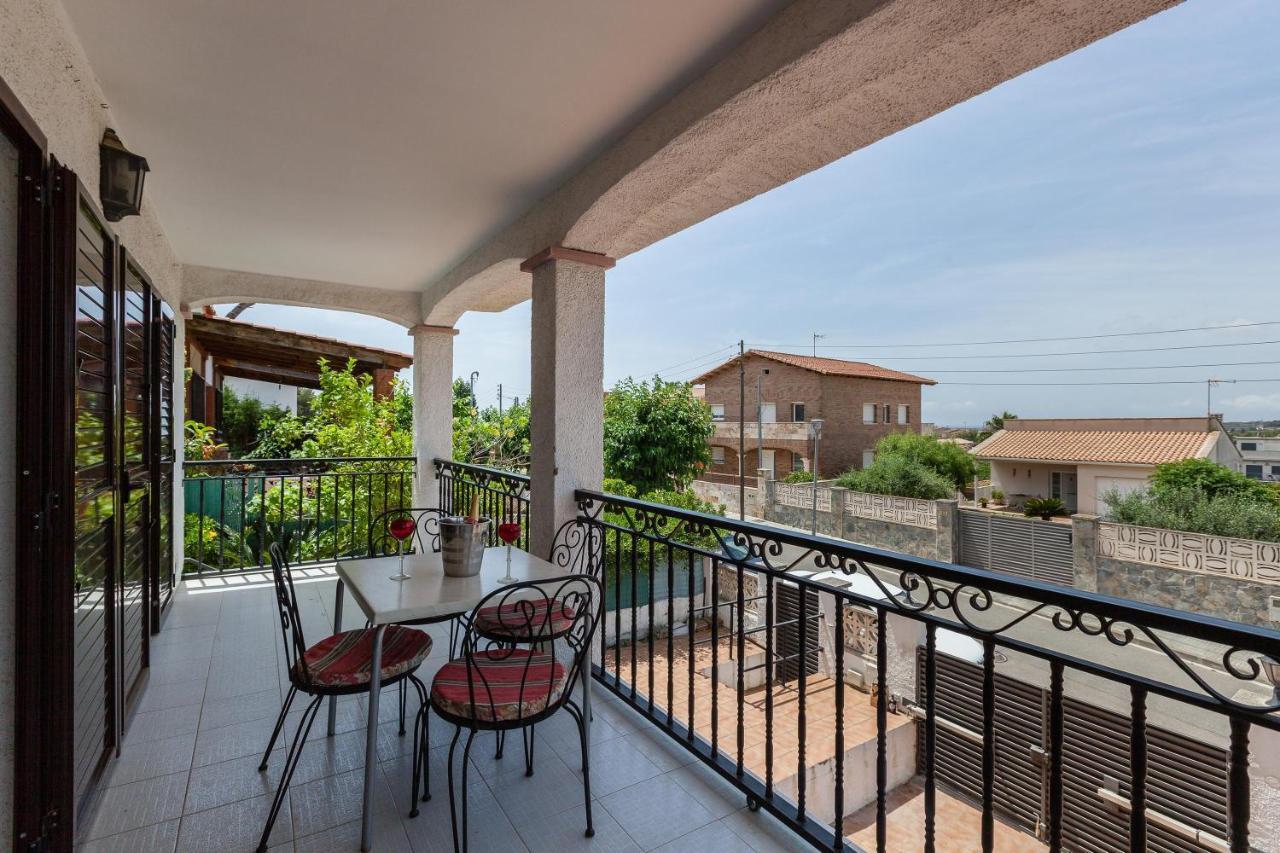 Villa Lilia Vilanova i la Geltrú Esterno foto
